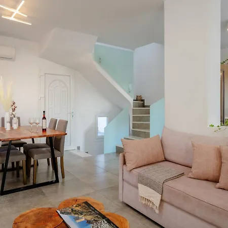 Villa Cedar Forest Oceanfront Villa, 4br Private Pool - Naxos