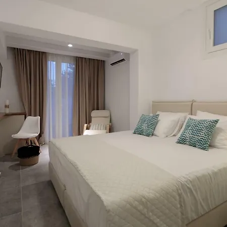 Villa Cedar Forest Oceanfront Villa, 4br Private Pool - Naxos Aliko Beach