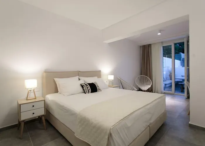 Villa Cedar Forest Alyko Oceanfront 4br With Private Heated Pool & Access